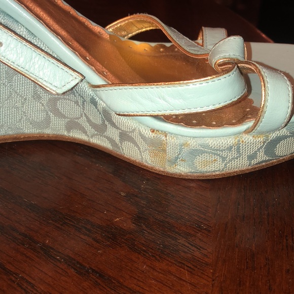 Coach Cathleen Blue Gold Signature Wedge Heel Shoe Size 9 - Picture 4 of 10